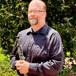 Photo of artist Robert Barke