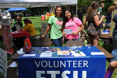 volunteeer etsu tabling